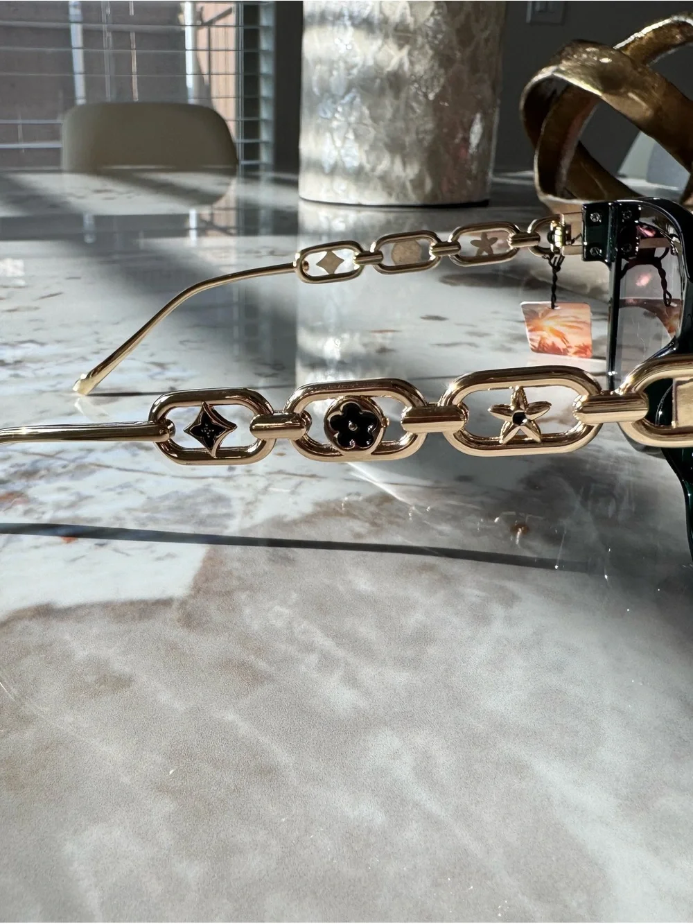 Stylish Black/Green Cat-Eye Sunglasses with Gold Chain Temples